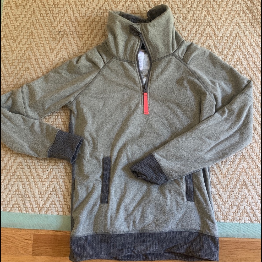 Ivivva by lululemon sweatshirt/jacket